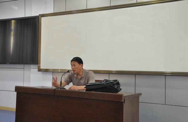 黄海鸥老师为365官网师生现场指导